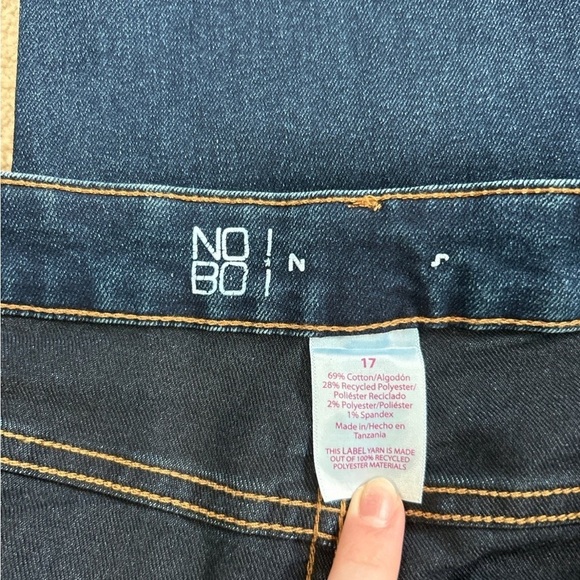 No boundaries dark blue flared bootcut jeans in size 17 - Picture 5 of 5